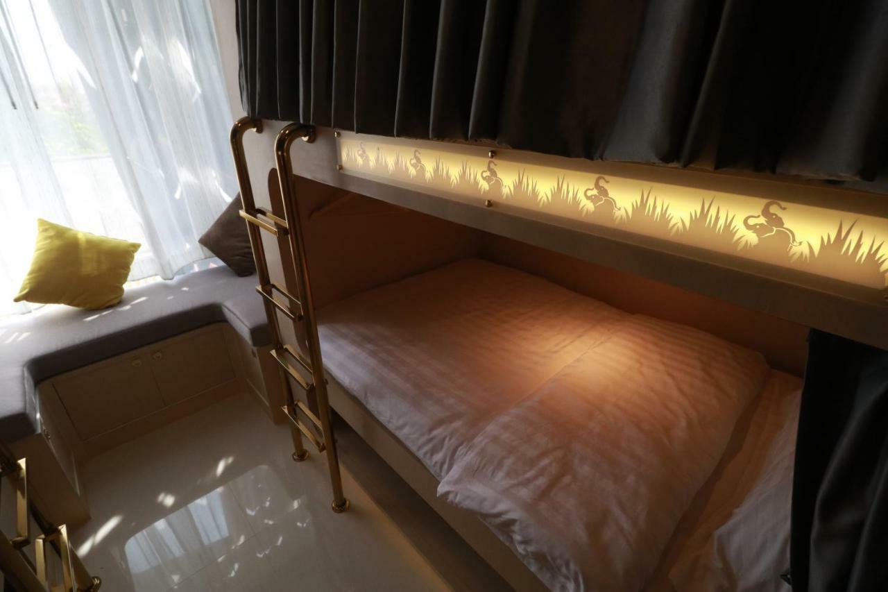 The Lol Elephant Hostel Бангкок Экстерьер фото